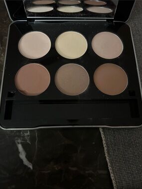 ME Makeover Essentials Neutral Eyeshadow Palette - Cream & Brown Tones